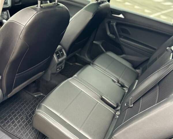 Черный Фольксваген Тигуан, объемом двигателя 1.98 л и пробегом 56 тыс. км за 23500 $, фото 9 на Automoto.ua