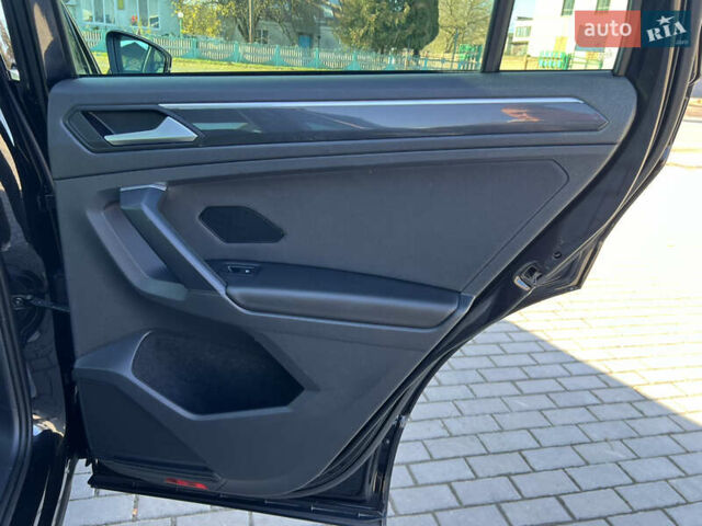 Чорний Фольксваген Тігуан, об'ємом двигуна 1.97 л та пробігом 235 тис. км за 26588 $, фото 23 на Automoto.ua