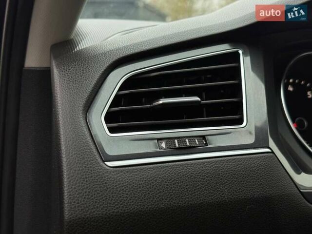 Черный Фольксваген Тигуан, объемом двигателя 1.98 л и пробегом 90 тыс. км за 21500 $, фото 33 на Automoto.ua