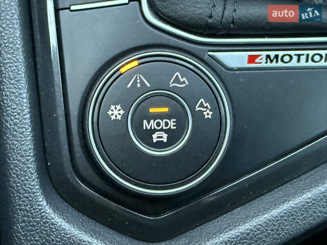 Черный Фольксваген Тигуан, объемом двигателя 2 л и пробегом 165 тыс. км за 29999 $, фото 57 на Automoto.ua