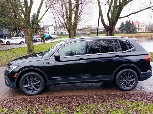 Черный Фольксваген Тигуан, объемом двигателя 0 л и пробегом 66 тыс. км за 13999 $, фото 4 на Automoto.ua