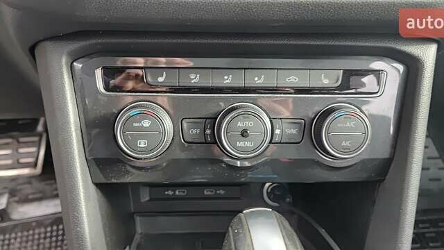 Чорний Фольксваген Тігуан, об'ємом двигуна 2 л та пробігом 123 тис. км за 22500 $, фото 34 на Automoto.ua