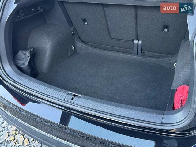 Черный Фольксваген Тигуан, объемом двигателя 2 л и пробегом 180 тыс. км за 29550 $, фото 110 на Automoto.ua