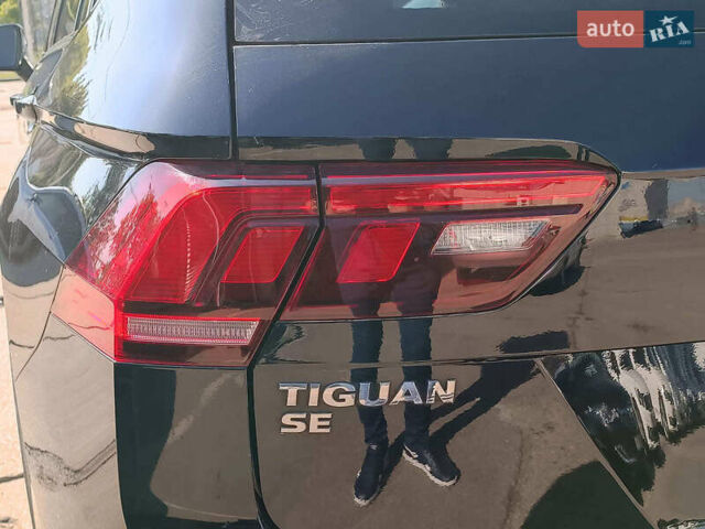 Черный Фольксваген Тигуан, объемом двигателя 2 л и пробегом 46 тыс. км за 22380 $, фото 11 на Automoto.ua