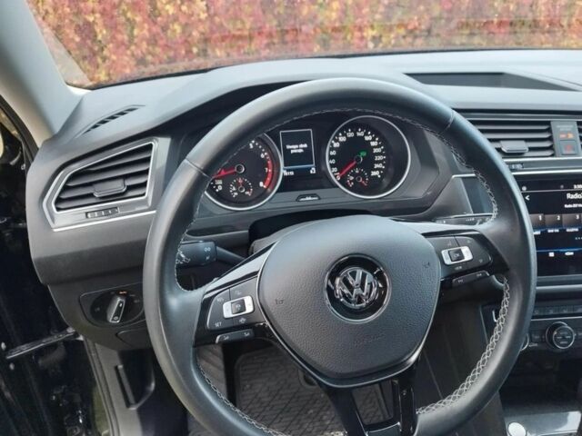 Черный Фольксваген Тигуан, объемом двигателя 2 л и пробегом 75 тыс. км за 11300 $, фото 12 на Automoto.ua