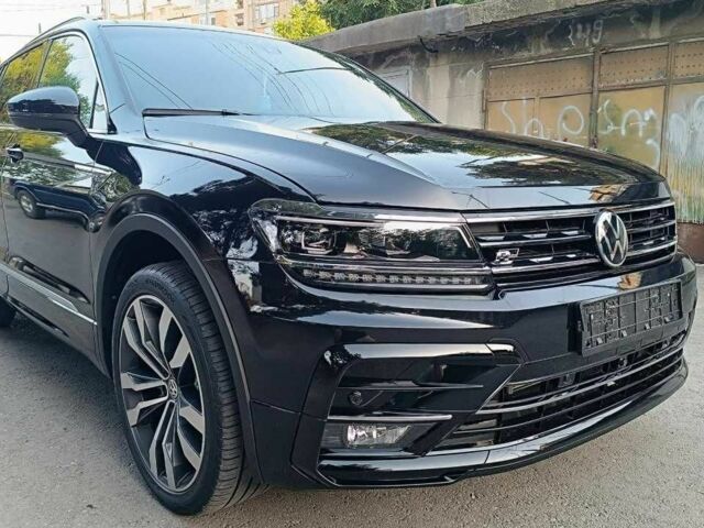 Черный Фольксваген Тигуан, объемом двигателя 0 л и пробегом 72 тыс. км за 14700 $, фото 4 на Automoto.ua