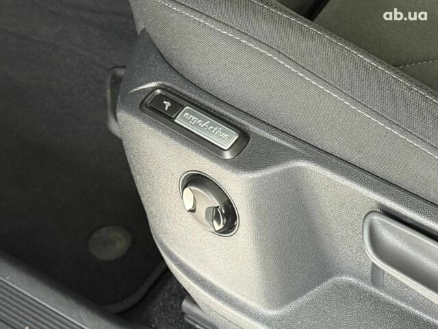 Чорний Фольксваген Тігуан, об'ємом двигуна 2 л та пробігом 56 тис. км за 33990 $, фото 11 на Automoto.ua