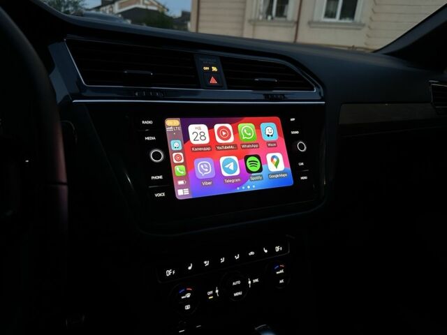 Черный Фольксваген Тигуан, объемом двигателя 2 л и пробегом 23 тыс. км за 37700 $, фото 5 на Automoto.ua