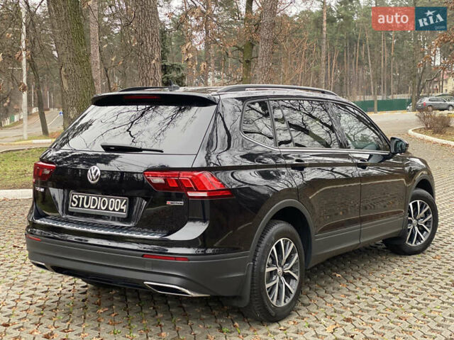 Чорний Фольксваген Тігуан, об'ємом двигуна 1.98 л та пробігом 44 тис. км за 18200 $, фото 2 на Automoto.ua