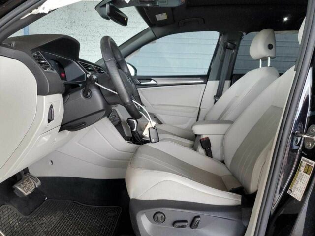 Чорний Фольксваген Тігуан, об'ємом двигуна 2 л та пробігом 51 тис. км за 16000 $, фото 6 на Automoto.ua