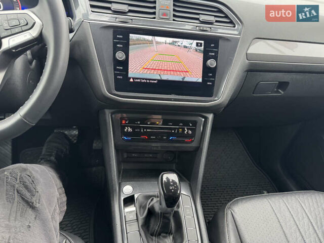 Черный Фольксваген Тигуан, объемом двигателя 1.98 л и пробегом 54 тыс. км за 21900 $, фото 22 на Automoto.ua