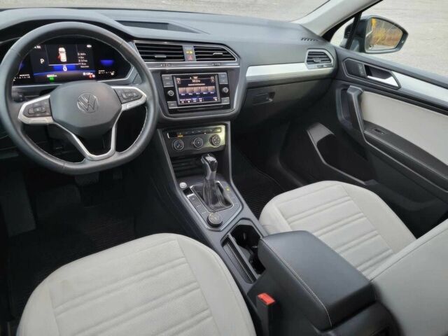 Черный Фольксваген Тигуан, объемом двигателя 2 л и пробегом 25 тыс. км за 21200 $, фото 8 на Automoto.ua