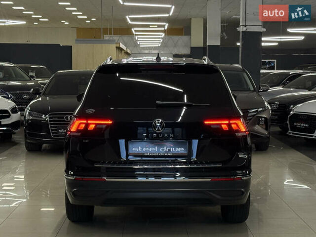 Чорний Фольксваген Тігуан, об'ємом двигуна 2 л та пробігом 98 тис. км за 25999 $, фото 11 на Automoto.ua
