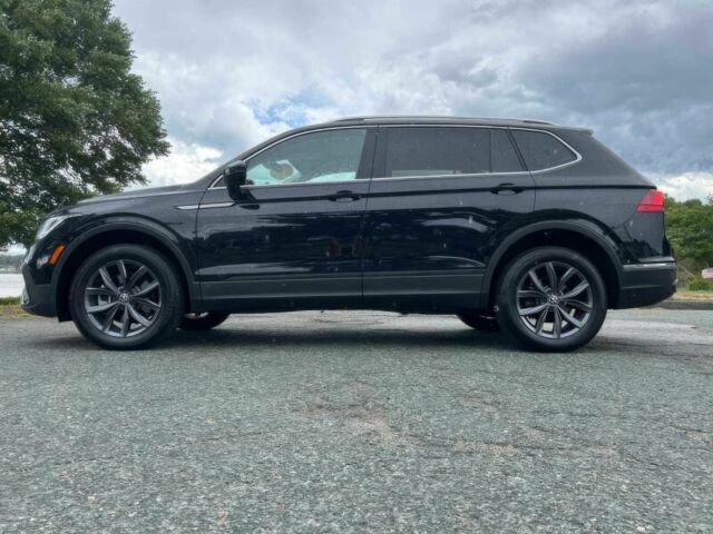 Черный Фольксваген Тигуан, объемом двигателя 2 л и пробегом 12 тыс. км за 13000 $, фото 3 на Automoto.ua