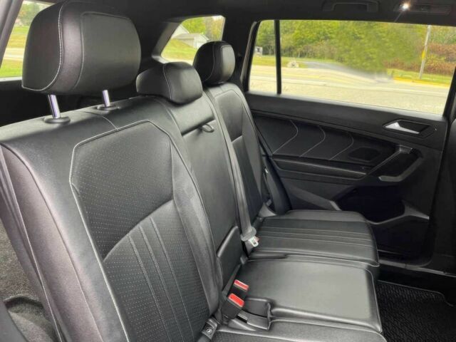 Чорний Фольксваген Тігуан, об'ємом двигуна 2 л та пробігом 22 тис. км за 20000 $, фото 12 на Automoto.ua