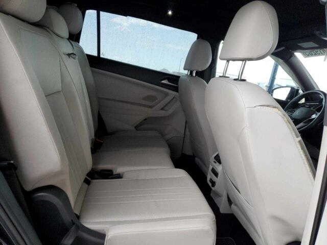 Чорний Фольксваген Тігуан, об'ємом двигуна 2 л та пробігом 51 тис. км за 16000 $, фото 10 на Automoto.ua