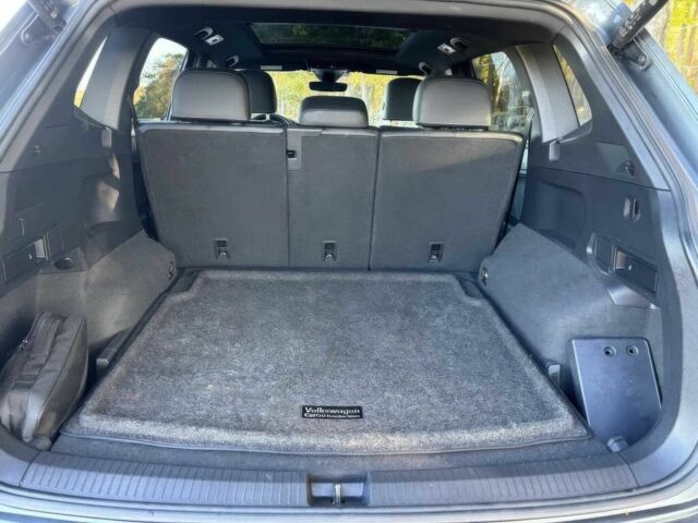 Чорний Фольксваген Тігуан, об'ємом двигуна 2 л та пробігом 27 тис. км за 9000 $, фото 21 на Automoto.ua