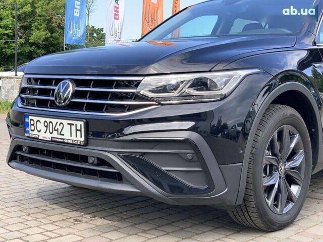 Чорний Фольксваген Тігуан, об'ємом двигуна 2 л та пробігом 10 тис. км за 27955 $, фото 10 на Automoto.ua
