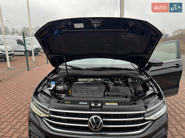 Черный Фольксваген Тигуан, объемом двигателя 1.98 л и пробегом 54 тыс. км за 21900 $, фото 39 на Automoto.ua