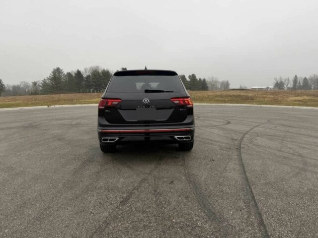 Черный Фольксваген Тигуан, объемом двигателя 2 л и пробегом 18 тыс. км за 21300 $, фото 6 на Automoto.ua