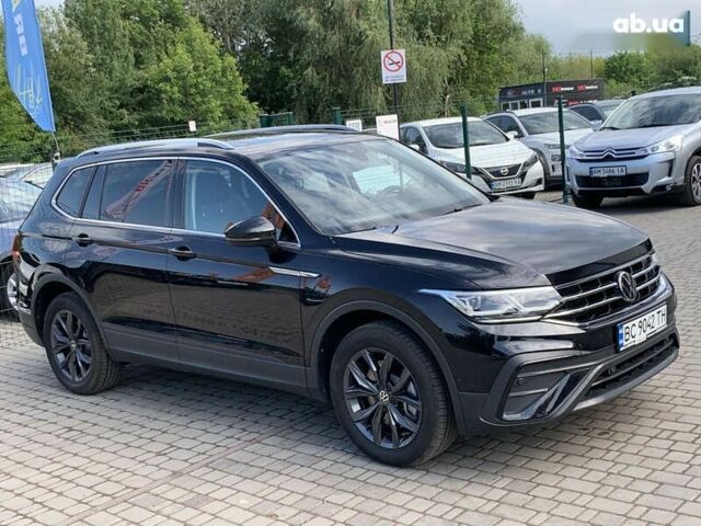 Чорний Фольксваген Тігуан, об'ємом двигуна 2 л та пробігом 10 тис. км за 27955 $, фото 6 на Automoto.ua
