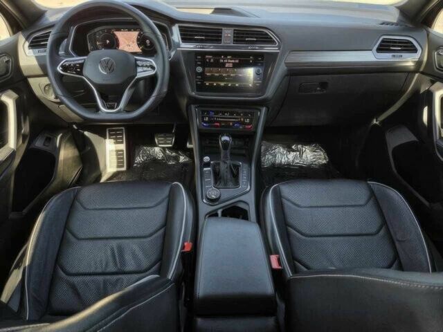 Чорний Фольксваген Тігуан, об'ємом двигуна 2 л та пробігом 15 тис. км за 8900 $, фото 8 на Automoto.ua