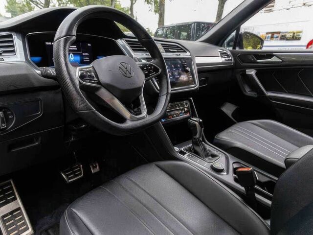 Черный Фольксваген Тигуан, объемом двигателя 2 л и пробегом 21 тыс. км за 8500 $, фото 6 на Automoto.ua