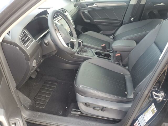 Чорний Фольксваген Тігуан, об'ємом двигуна 2 л та пробігом 63 тис. км за 15500 $, фото 6 на Automoto.ua