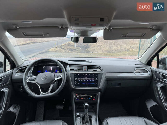 Черный Фольксваген Тигуан, объемом двигателя 1.98 л и пробегом 54 тыс. км за 21900 $, фото 28 на Automoto.ua