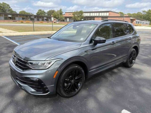 Черный Фольксваген Тигуан, объемом двигателя 2 л и пробегом 18 тыс. км за 15000 $, фото 2 на Automoto.ua