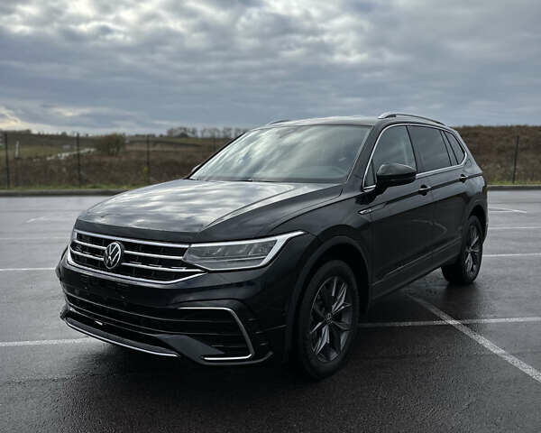 Черный Фольксваген Тигуан, объемом двигателя 2 л и пробегом 137 тыс. км за 22300 $, фото 2 на Automoto.ua