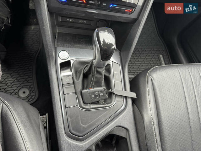 Черный Фольксваген Тигуан, объемом двигателя 1.98 л и пробегом 54 тыс. км за 21900 $, фото 20 на Automoto.ua