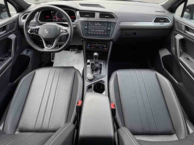 Черный Фольксваген Тигуан, объемом двигателя 2 л и пробегом 18 тыс. км за 15000 $, фото 10 на Automoto.ua