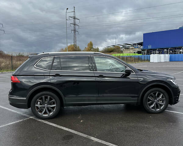 Черный Фольксваген Тигуан, объемом двигателя 2 л и пробегом 137 тыс. км за 22300 $, фото 10 на Automoto.ua