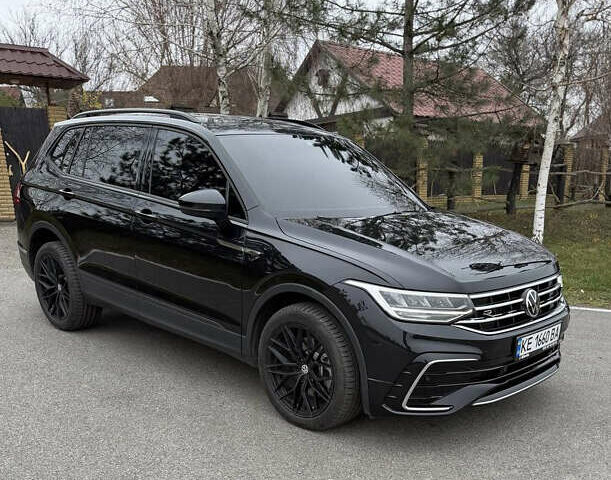 Черный Фольксваген Тигуан, объемом двигателя 1.98 л и пробегом 10 тыс. км за 28000 $, фото 2 на Automoto.ua