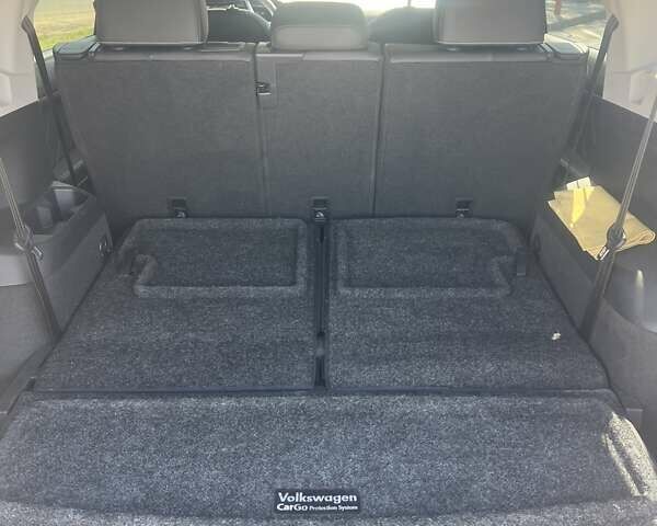 Черный Фольксваген Тигуан, объемом двигателя 1.98 л и пробегом 33 тыс. км за 27519 $, фото 21 на Automoto.ua