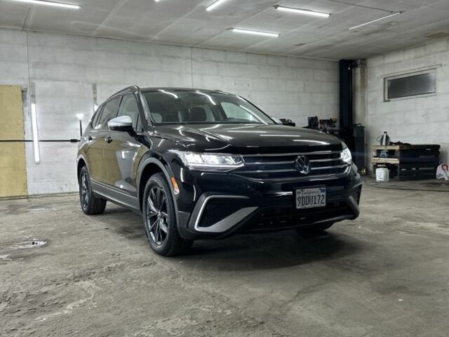 Черный Фольксваген Тигуан, объемом двигателя 2 л и пробегом 115 тыс. км за 21499 $, фото 1 на Automoto.ua