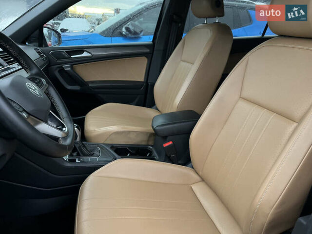 Черный Фольксваген Тигуан, объемом двигателя 2 л и пробегом 140 тыс. км за 18700 $, фото 13 на Automoto.ua