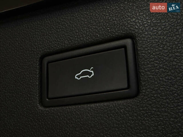 Чорний Фольксваген Тігуан, об'ємом двигуна 2 л та пробігом 98 тис. км за 25999 $, фото 25 на Automoto.ua
