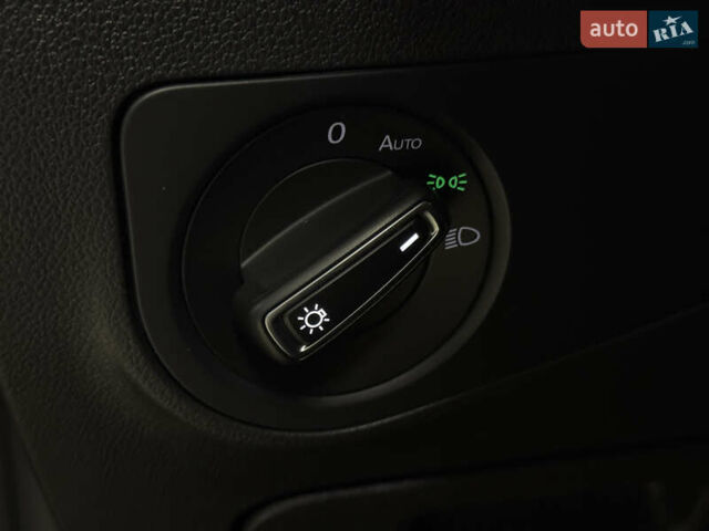 Чорний Фольксваген Тігуан, об'ємом двигуна 2 л та пробігом 98 тис. км за 25999 $, фото 33 на Automoto.ua