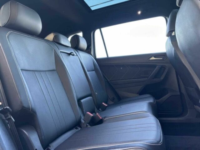 Чорний Фольксваген Тігуан, об'ємом двигуна 2 л та пробігом 27 тис. км за 9000 $, фото 19 на Automoto.ua