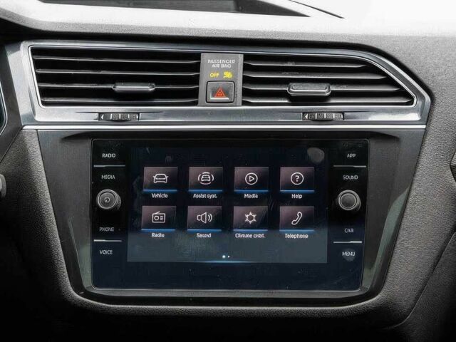 Черный Фольксваген Тигуан, объемом двигателя 2 л и пробегом 21 тыс. км за 8500 $, фото 11 на Automoto.ua