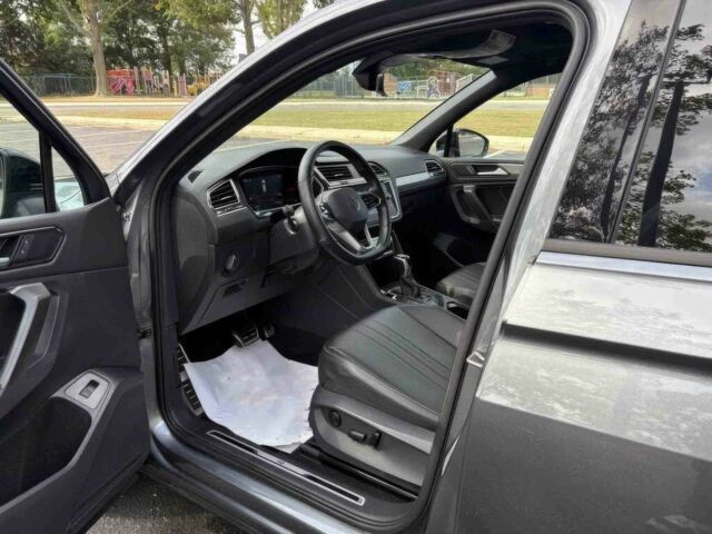 Черный Фольксваген Тигуан, объемом двигателя 2 л и пробегом 18 тыс. км за 15000 $, фото 8 на Automoto.ua