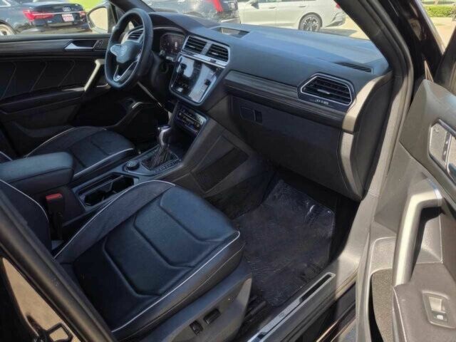 Чорний Фольксваген Тігуан, об'ємом двигуна 2 л та пробігом 15 тис. км за 8900 $, фото 9 на Automoto.ua