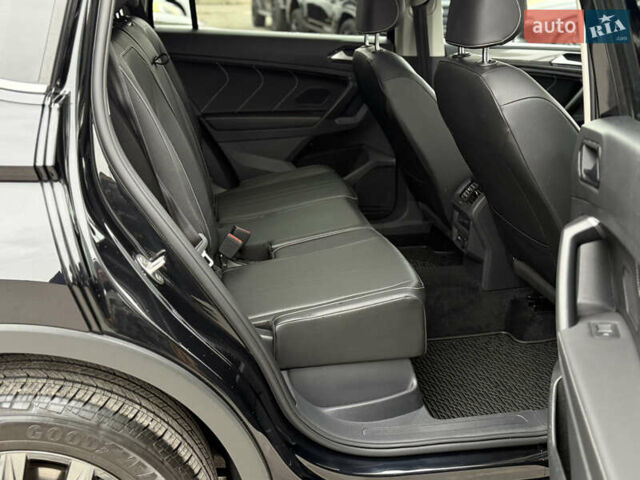 Черный Фольксваген Тигуан, объемом двигателя 1.98 л и пробегом 33 тыс. км за 26999 $, фото 14 на Automoto.ua