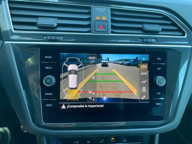 Черный Фольксваген Тигуан, объемом двигателя 2 л и пробегом 15 тыс. км за 17000 $, фото 10 на Automoto.ua