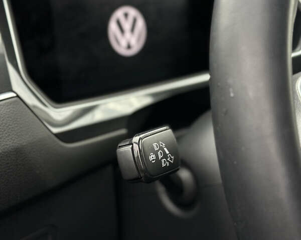 Черный Фольксваген Тигуан, объемом двигателя 2 л и пробегом 137 тыс. км за 22300 $, фото 32 на Automoto.ua