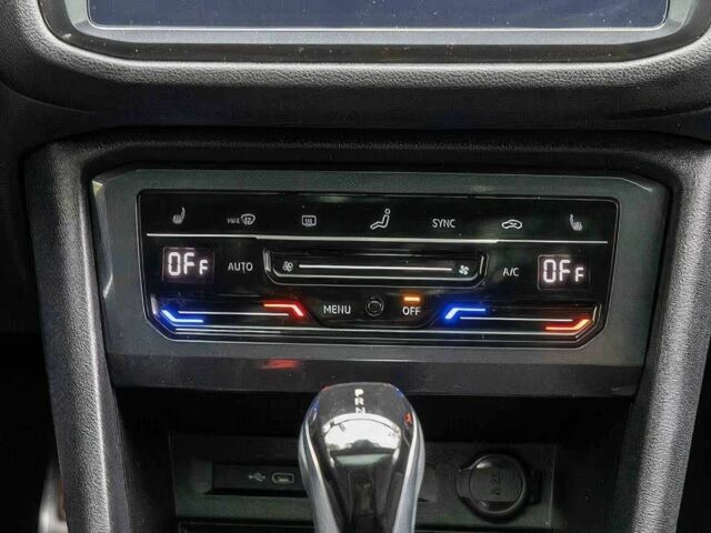 Черный Фольксваген Тигуан, объемом двигателя 2 л и пробегом 21 тыс. км за 8500 $, фото 9 на Automoto.ua