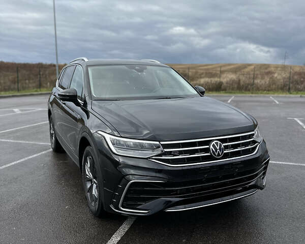 Черный Фольксваген Тигуан, объемом двигателя 2 л и пробегом 137 тыс. км за 22300 $, фото 23 на Automoto.ua