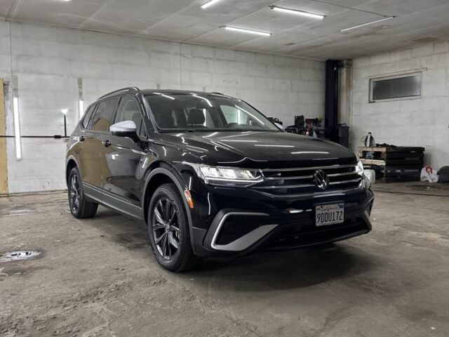 Черный Фольксваген Тигуан, объемом двигателя 2 л и пробегом 115 тыс. км за 21499 $, фото 7 на Automoto.ua